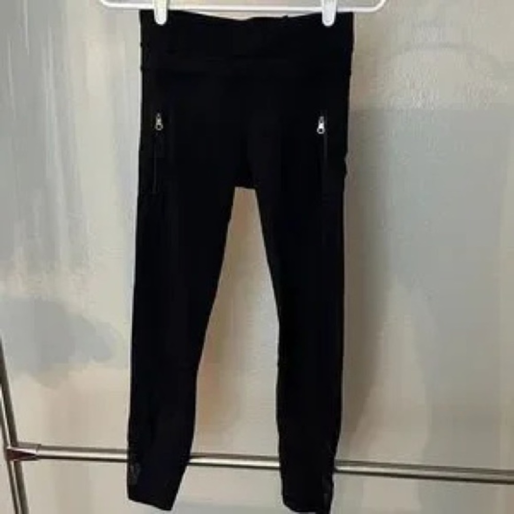 Sleek Black Women's Leggings